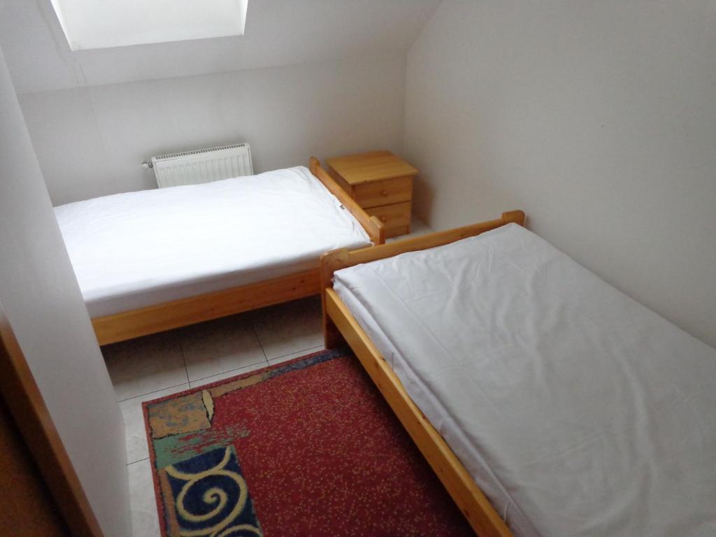 Hotel Vacek Pod Vezi Hradec Králové Kamer foto